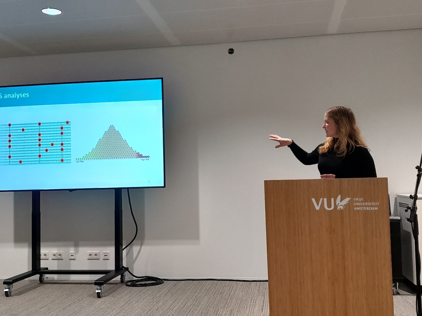 PhD student Nikki Hubers, explaining how the polygenic score of dizygotic twinning is constructed