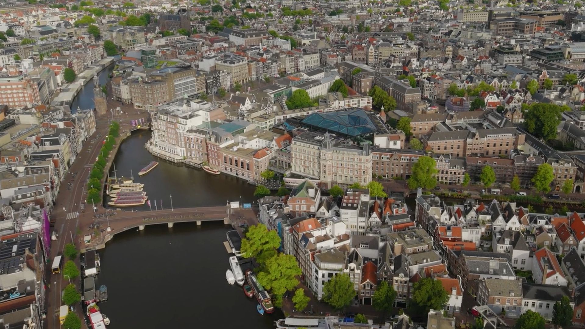 Gemeenteraadsverkiezingen 18 maart: inwoners, kennisinstellingen en bestuur van Amsterdam hebben elkaar nodig