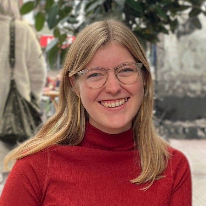 Esther Domenie 