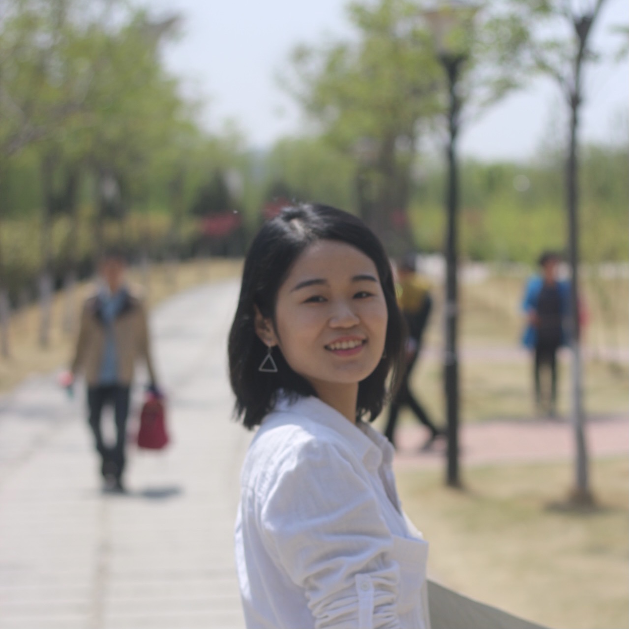 Lingyao Tong 