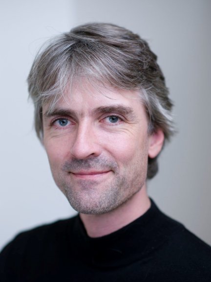 dr. Stefan Mol