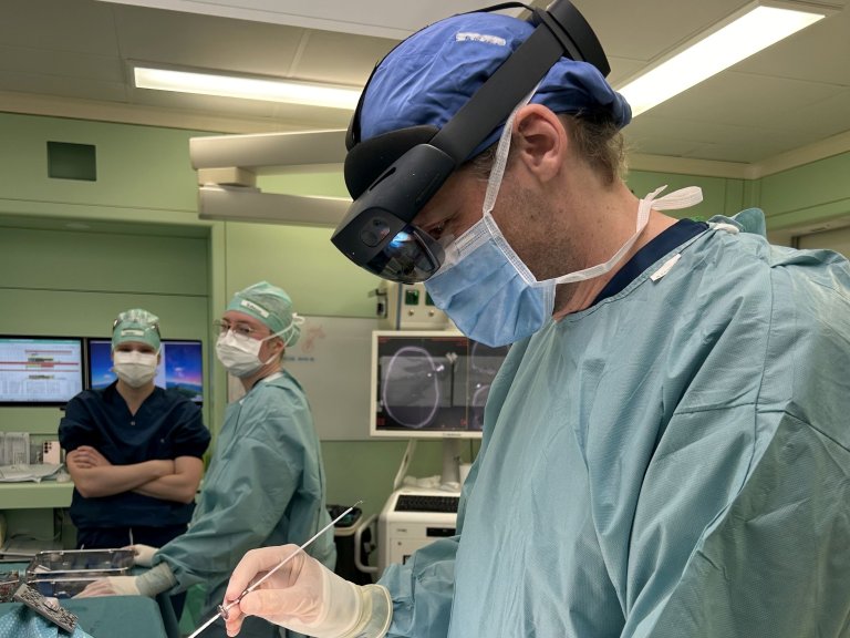 Primeur Amsterdam UMC: hersenoperatie met een hologram