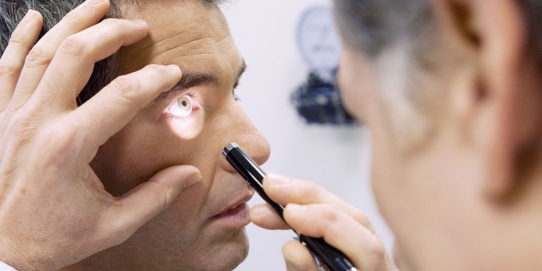Eerste patiënten met erfelijke oogaandoening behandeld met nieuwe experimentele gentherapie