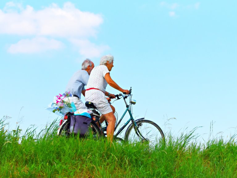 Unraveling late-life trajectories of physical activity components and their associations with health outcomes